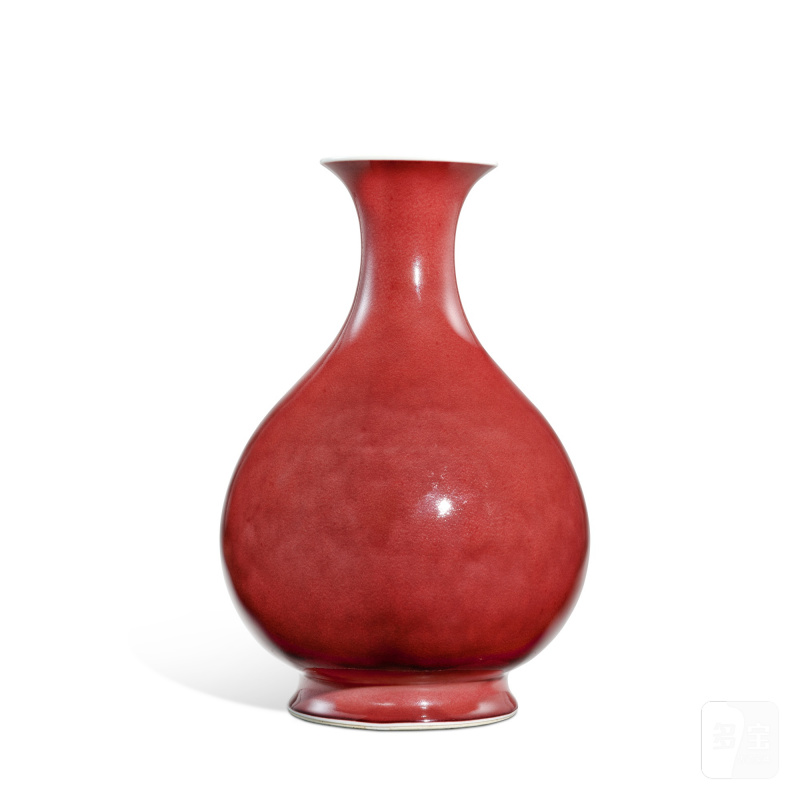 A fine copper-red-glazed vase, yuhuchunping, Seal mark and period of Qianlong | 清乾隆 紅釉玉壺春瓶 《大清乾隆年製》款